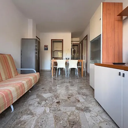 Smeralda Xl, 3 8 Posti 200mt Dal Mare Бибионе