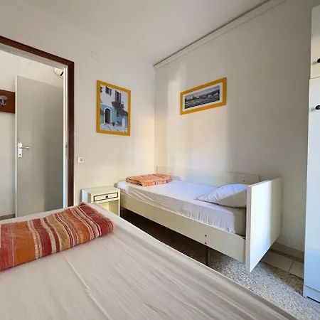 Smeralda Xl, 3 8 Posti 200mt Dal Mare