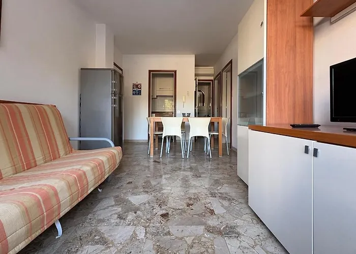 Smeralda Xl, 3 8 Posti 200mt Dal Mare Бибионе