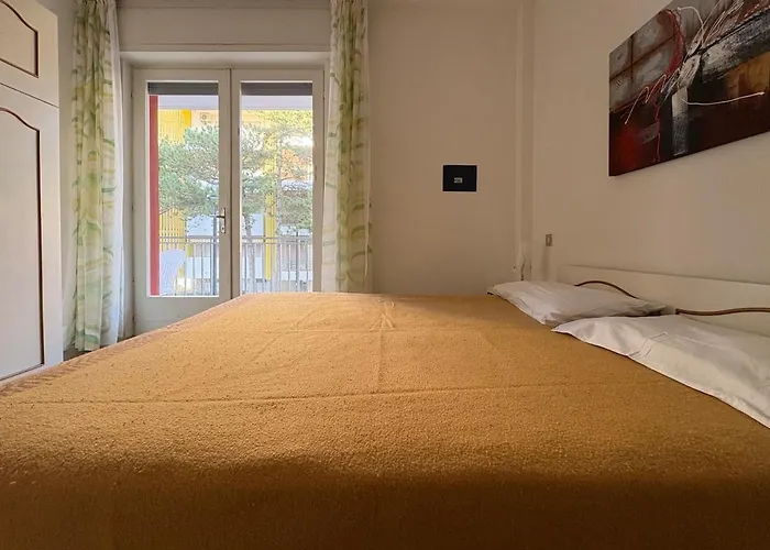 Smeralda Xl, 3 8 Posti 200mt Dal Mare