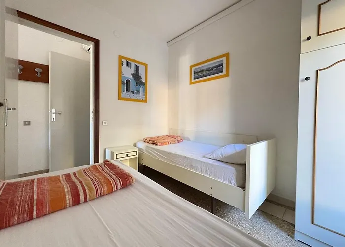 Smeralda Xl, 3 8 Posti 200mt Dal Mare